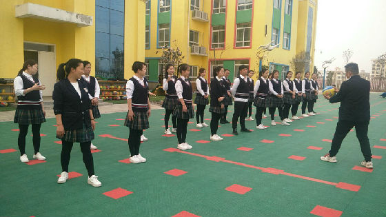 “挥洒汗水，收获喜悦”——记三门峡市陕州区中心幼儿园教师篮球培训活动