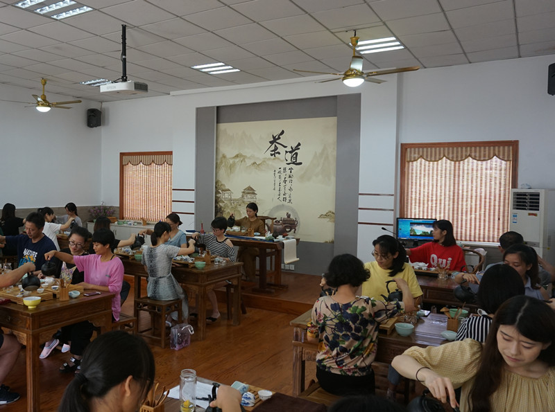 嘉善县中小学（幼儿园）教师茶艺培训班在魏塘成校开班