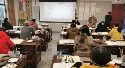 海洲街道社区教育中心银龄国画公益培训开班